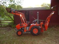 Kubota buckets up.jpg