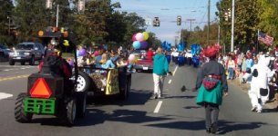 516954-Parade 2004.JPG