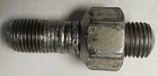Kubota-GL5240-Lug-nut-and-stud.png