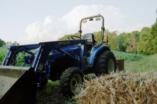475995-tractor.jpg