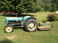 Fordson Dexta Tractor - Side View.jpg