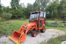 tractor cab lights  2317 on2013-09-22.jpg
