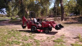 tractor.jpg tractor.jpg