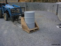 Fuel_drum_pallet.jpeg
