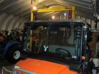 rtv windshield 003_1.JPG