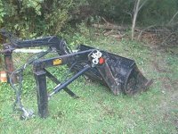 822191-2004-09-03_165502_loader1.JPG