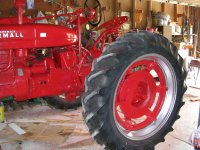TRACTOR 2.jpg