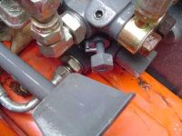 436855-tractorhydadjustment.JPG
