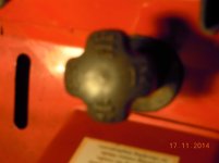 Mahindra 2810 hydraulic knob 002.jpg