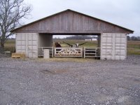 isbu-shipping-container-livestock-barn.jpg