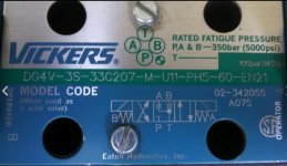 6-way_spool_valve_Vickers.JPG