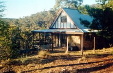 Uralla farmhouse 1.jpg