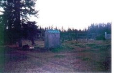 829534-outhouse1.jpg