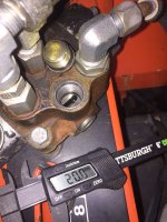 B2710_rear_hydraulics93.jpg