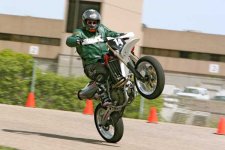 4thgearcornerwheelie.jpg