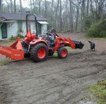 627914-TractorDog.jpg