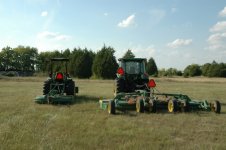 746854-jd4720vs5525rear640.jpg