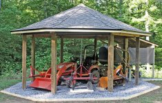 tractor_shed_view_03.jpg