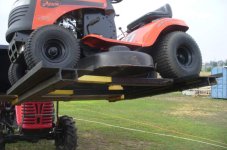 riding mower lift one.jpg