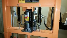HF 20 Ton Air Jack 1.jpg