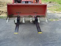 682194-Front view bucket forks.jpg