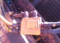 loader hyd split.jpg loader hyd split.jpg