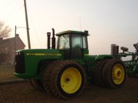 842599-tractor.jpg