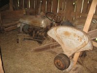 20100516_OH_momdads__6674_tractor_8N.JPG