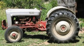 20070702121626_OH_hay_0909_tractor_Ford_series600Model640.jpg