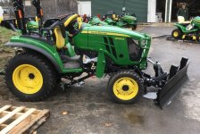 Deere 2038R 38A.jpg