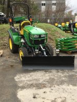 Deere 2038R 40.jpg