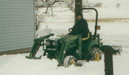 790306-snowmobile.jpg