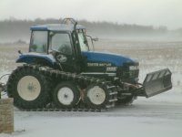 803412-snowgroomer.jpg