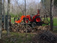 643808-Kubota - squeezed onto trailer.jpg