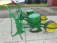159412557_pt-2-row-john-deere-planter-food-plot-or-garden.jpg