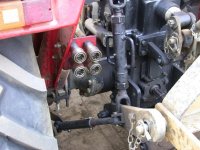 767608-Side Link and Rear Hyd Connections.JPG
