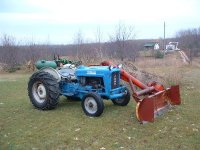 648373-Ford 2000_1.JPG
