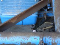 loader front bracket low.jpg