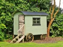 hut 1.jpg