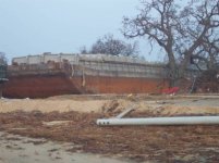 735936-Ship on Apt complex.jpg