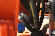 5 valve bracket hose connections (Small).jpeg 5 valve bracket hose connections (Small).jpeg