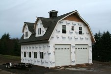 816620-barn-front.jpg