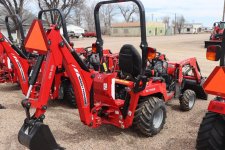 Massey Fergusom MF GC1723E.jpg