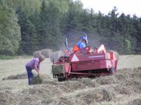 701318-baling3.jpg