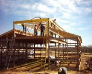 779291-DSC_0044 Setting last 2 trusses (600 x 480).jpg