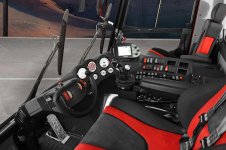 csm_m5-1-pistenbully-cockpit-gesamt-400_85ae790023.jpg