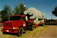 Final truck, 1990 International 4900.JPG