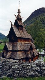 250px-Borgundstavkirke.jpg