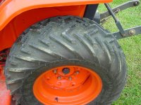 B2410lefttire.jpg