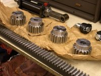 867983-GEARS RACK AND HYD CYL.JPG
